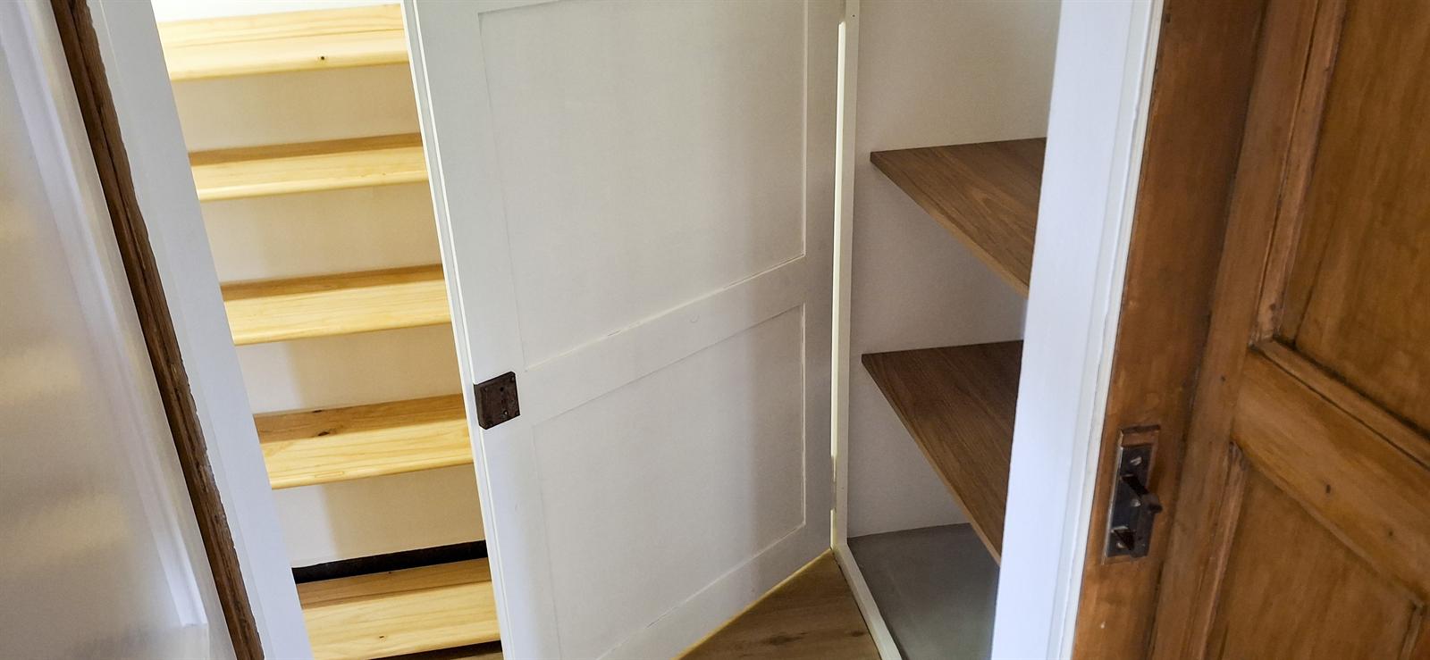 Sellier sous escalier rendu utilisable